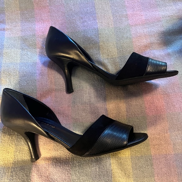 Franco Sarto Leather Heels- size 8 - Picture 1 of 4